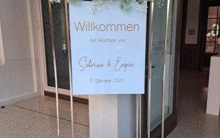 Hochzeitsdekoration bei Casino Zug Theater (Foto 1)